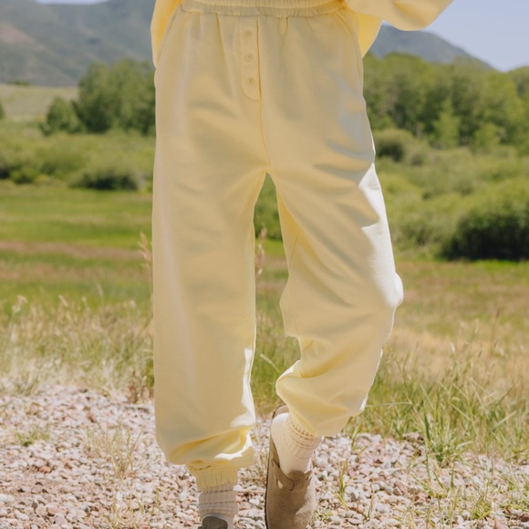 Never worn Daily drills lemonade Henley set - Picture 2 of 4